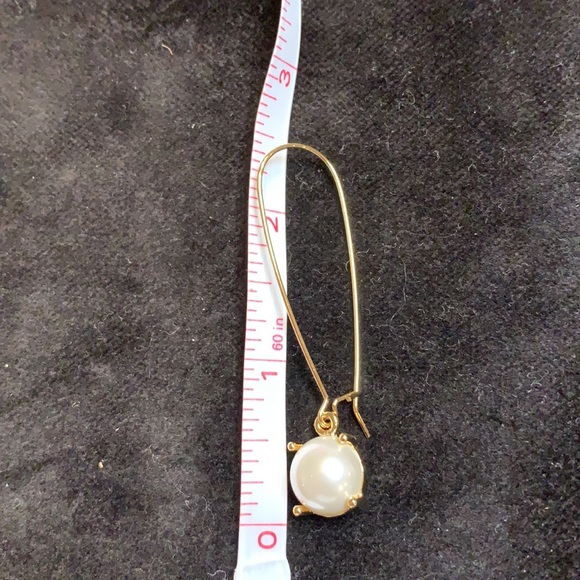 LISA FREEDE faux Pearl and gold metal drop earrings - Picture 3 of 3